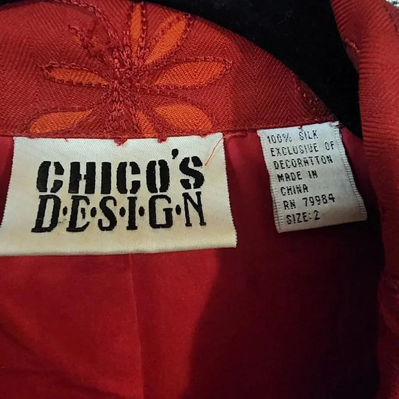 Chico's Design 100% Silk Jacket Women Red Embroidered Front Button Floral Size 2 - Picture 3 of 9